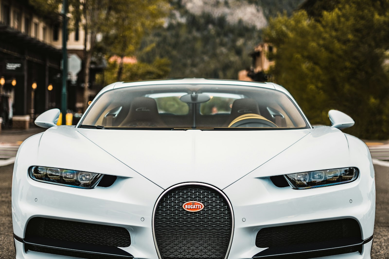 Bugatti Chiron alb